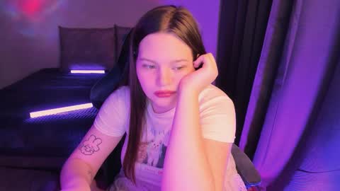 Snapshot of arialane_ chatting on October 4, 6:49 pm Aria online show from October 4, 6:49 pm