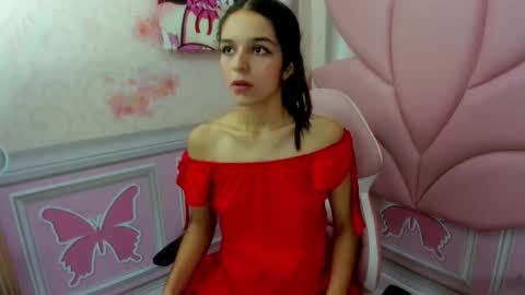 Ariana  online show from December 17, 1:18 pm