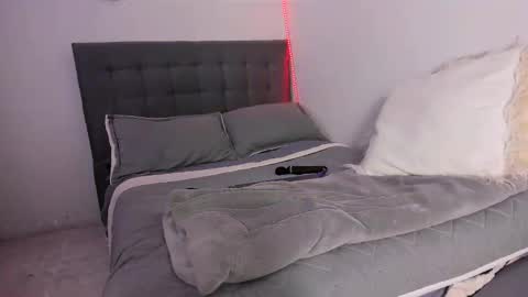 Snapshot of ariana_belucci chatting on October 18, 9:52 pm Ariana online show from October 18, 9:52 pm