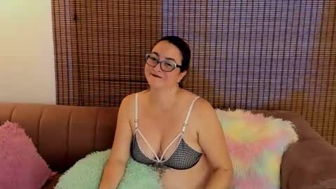 Ariana Cruz online show from March 14, 2:10 pm