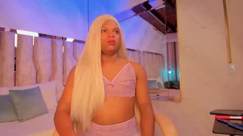 ariana_grande233 online show from February 11, 11:47 am