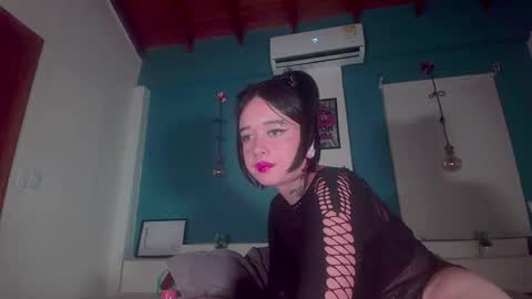 ariana_whitee online show from November 22, 9:19 am