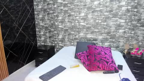 Snapshot of arianaablack chatting on February 1, 12:04 pm Ariana online show from February 1, 12:04 pm