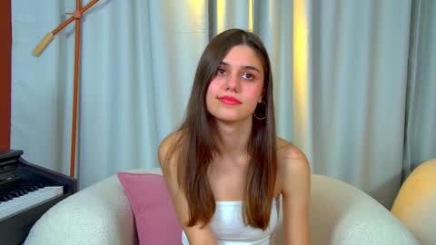 Snapshot of arianaallens chatting on October 17, 6:28 am Ariana online show from October 17, 6:28 am