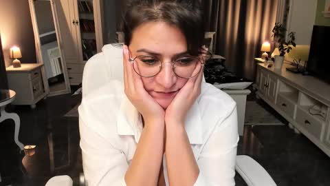 Ana online show from October 16, 5:01 pm