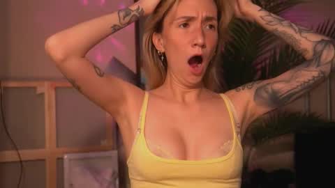 Snapshot of arianna_richi chatting on September 10, 6:03 am Olivka online show from September 10, 6:03 am