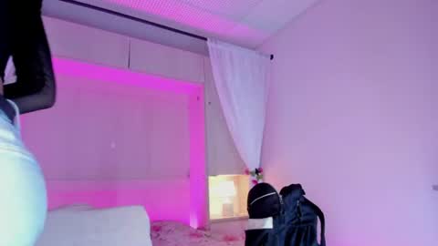 ariannavega_ online show from July 15, 11:59 am