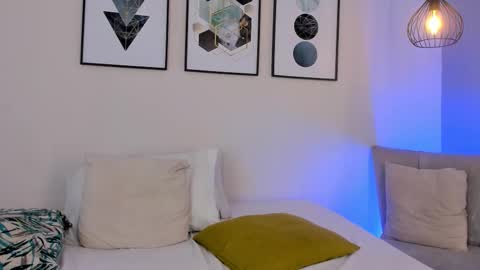 Aria online show from February 27, 7:01 am