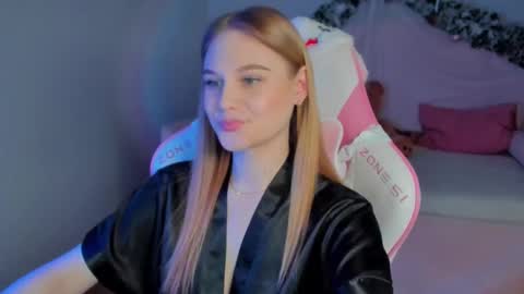 Aria online show from December 21, 6:25 pm