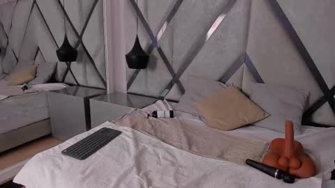 ariawillss online show from January 11, 6:14 pm