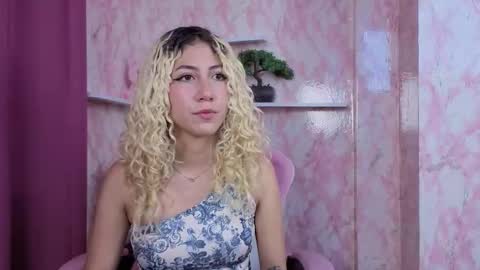 Ari Bunnie  online show from December 20, 12:17 am