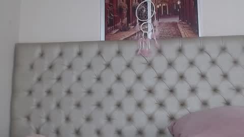 ariel_morton online show from December 5, 12:28 pm