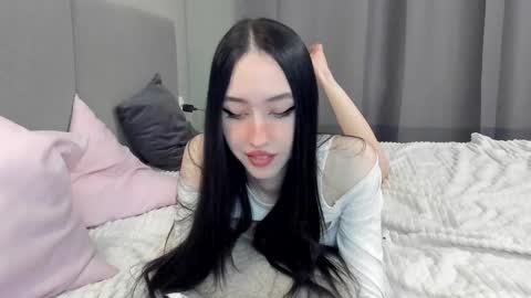 Snapshot of ariel_rouse chatting on March 5, 7:27 pm Ariel online show from March 5, 7:27 pm
