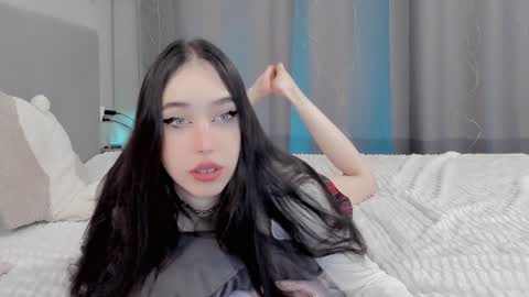 Snapshot of ariel_rouse chatting on December 17, 9:16 pm Ariel online show from December 17, 9:16 pm