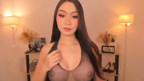 MIRA GREYSON online show from February 3, 11:25 am