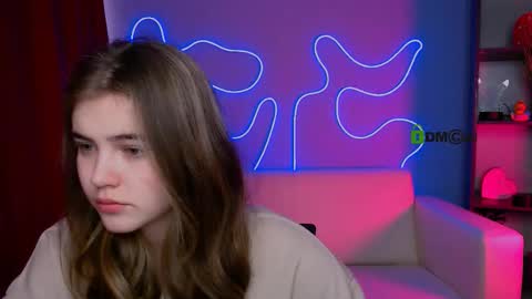 arielmell online show from February 25, 11:14 am