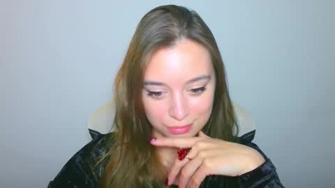 Ariel online show from October 31, 2:39 pm