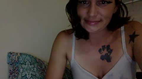 Snapshot of arielwyld chatting on October 9, 1:33 am ariel colin when hes here online show from October 9, 1:33 am