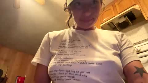 Snapshot of arielwyld chatting on September 24, 12:06 am ariel colin when hes here online show from September 24, 12:06 am