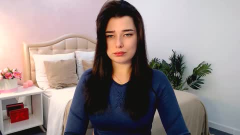 Snapshot of arigraynor chatting on October 19, 9:14 am Ari online show from October 19, 9:14 am