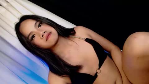 hi follow me its ARI  online show from February 7, 6:00 pm