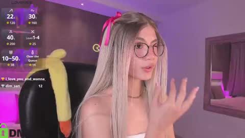 Ari  online show from September 28, 1:03 am