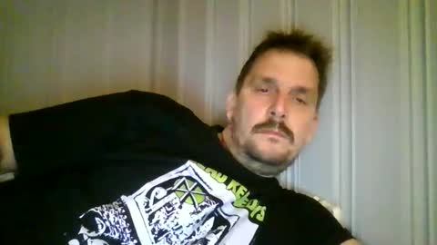 ariparikrigsmann online show from December 22, 9:32 pm