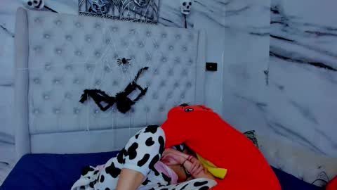 celina online show from November 9, 3:48 pm