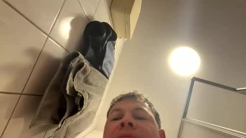 armyskater32 online show from June 3, 4:15 am