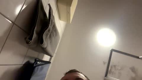 armyskater32 online show from December 19, 11:00 pm