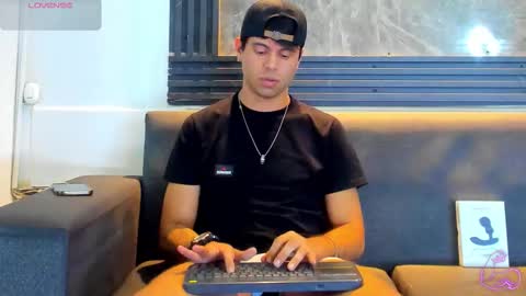 Aroon   online show from January 16, 11:36 pm