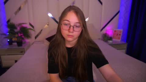 arrinawair online show from November 3, 8:48 am