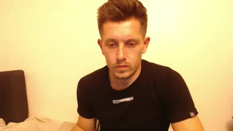 arromwilliam90 online show from December 7, 11:29 pm