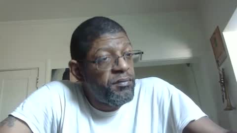 Snapshot of arteblazze chatting on March 10, 5:29 pm Arteblazze not daddy boy bitch or nigga online show from March 10, 5:29 pm