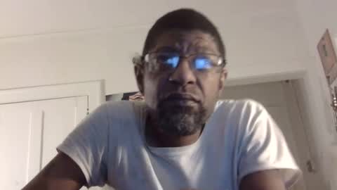 Snapshot of arteblazze chatting on February 27, 2:03 am Arteblazze not daddy boy bitch or nigga online show from February 27, 2:03 am