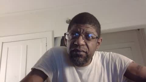 Snapshot of arteblazze chatting on February 21, 3:45 am Arteblazze not daddy boy bitch or nigga online show from February 21, 3:45 am