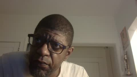 Snapshot of arteblazze chatting on September 18, 1:09 am Arteblazze not daddy boy bitch or nigga online show from September 18, 1:09 am