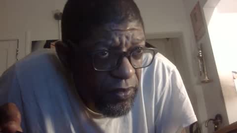 Snapshot of arteblazze chatting on September 21, 2:15 am Arteblazze not daddy boy bitch or nigga online show from September 21, 2:15 am
