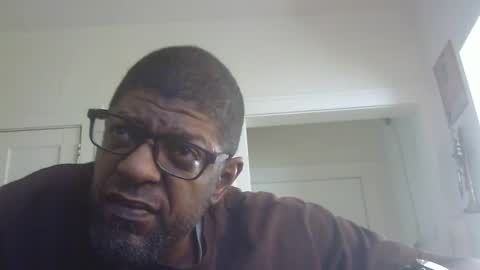 Snapshot of arteblazze chatting on October 11, 9:51 pm Arteblazze not daddy boy bitch or nigga online show from October 11, 9:51 pm