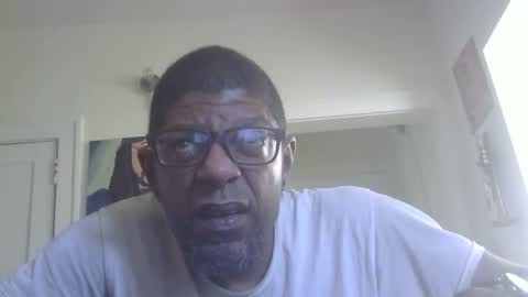 Snapshot of arteblazze chatting on October 15, 9:59 pm Arteblazze not daddy boy bitch or nigga online show from October 15, 9:59 pm