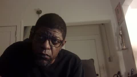 Snapshot of arteblazze chatting on October 5, 12:30 am Arteblazze not daddy boy bitch or nigga online show from October 5, 12:30 am