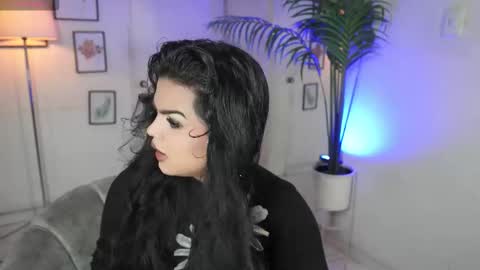 Chloe  online show from October 26, 12:11 am