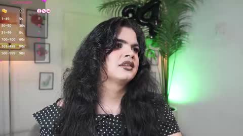 Chloe  online show from October 29, 12:01 am