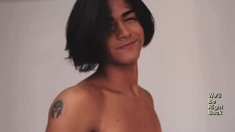 I AM HERE online show from April 9, 12:47 am