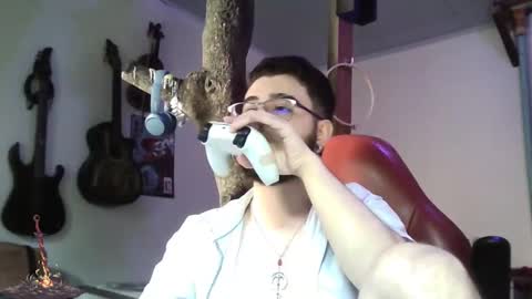 Snapshot of artorias_4 chatting on December 20, 6:24 pm artorias 4 online show from December 20, 6:24 pm