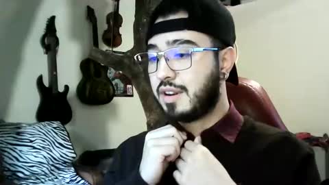 Snapshot of artorias_4 chatting on December 7, 9:28 pm artorias 4 online show from December 7, 9:28 pm