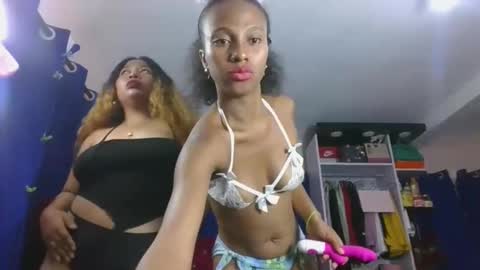 artsloveyou online show from February 6, 6:54 pm