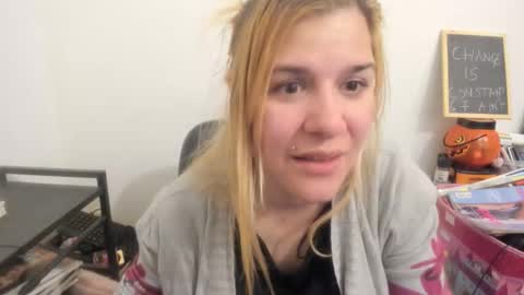 MIA online show from April 8, 7:39 pm