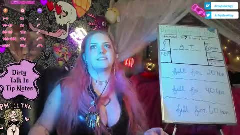 ArtsyHeartsyy online show from November 4, 2:24 am