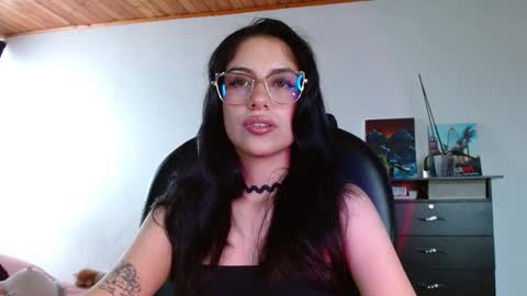Snapshot of ary_pieerce chatting on October 17, 8:35 pm Independent Model online show from October 17, 8:35 pm